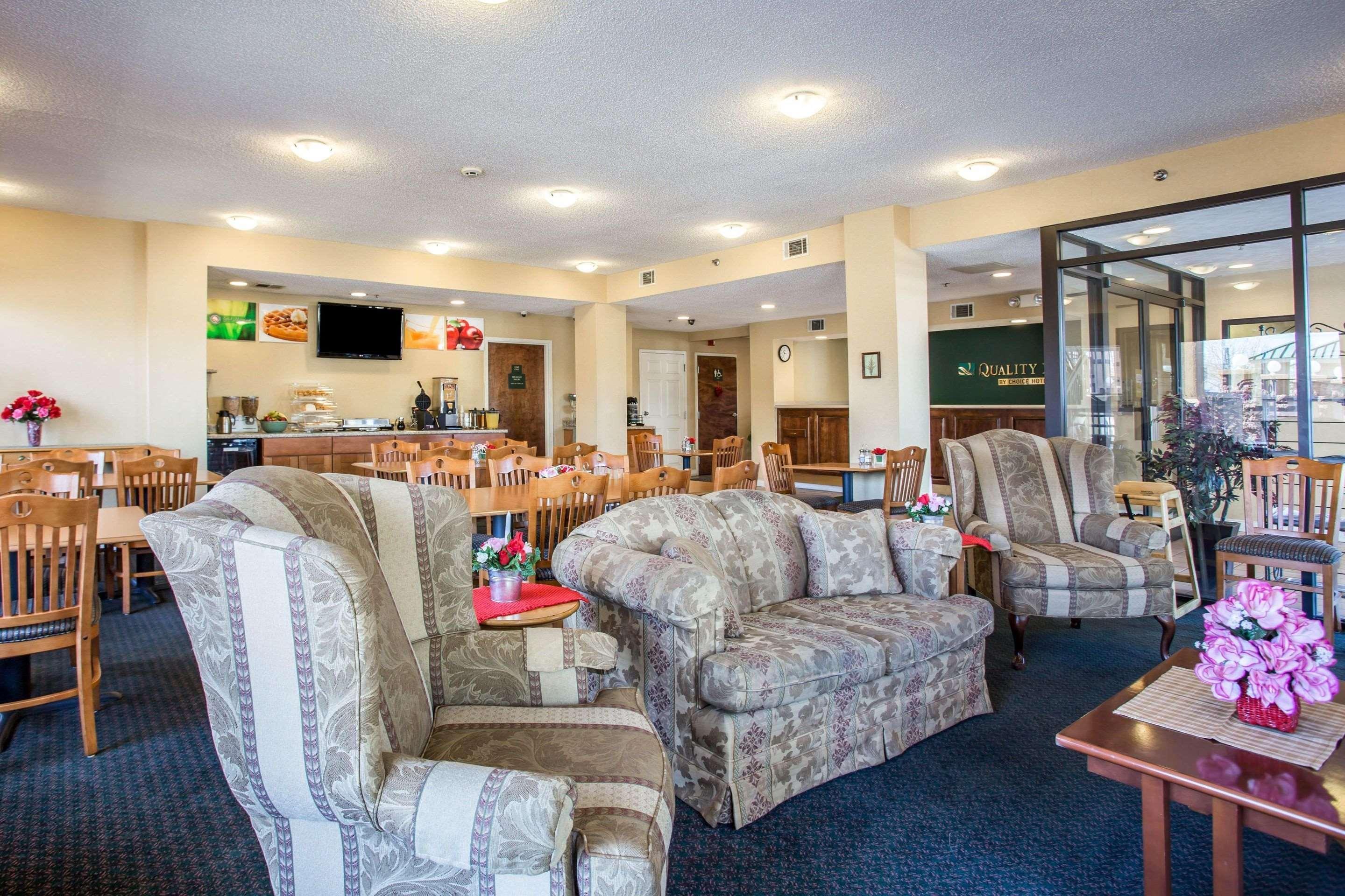 Quality Inn Айкън Екстериор снимка