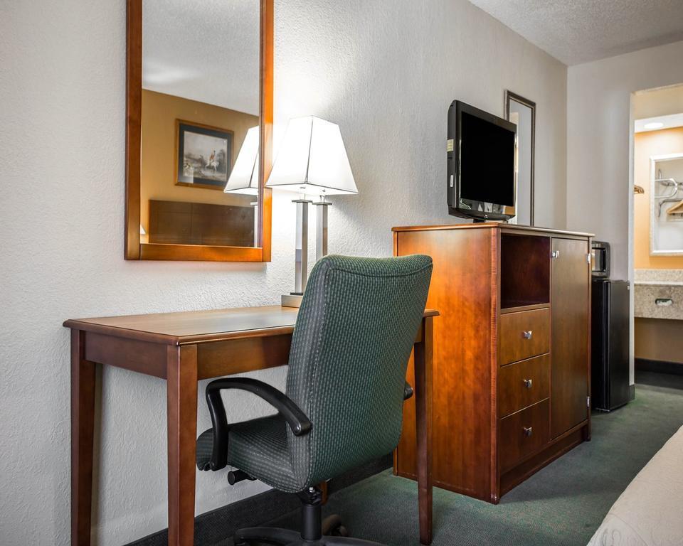 Quality Inn Айкън Екстериор снимка