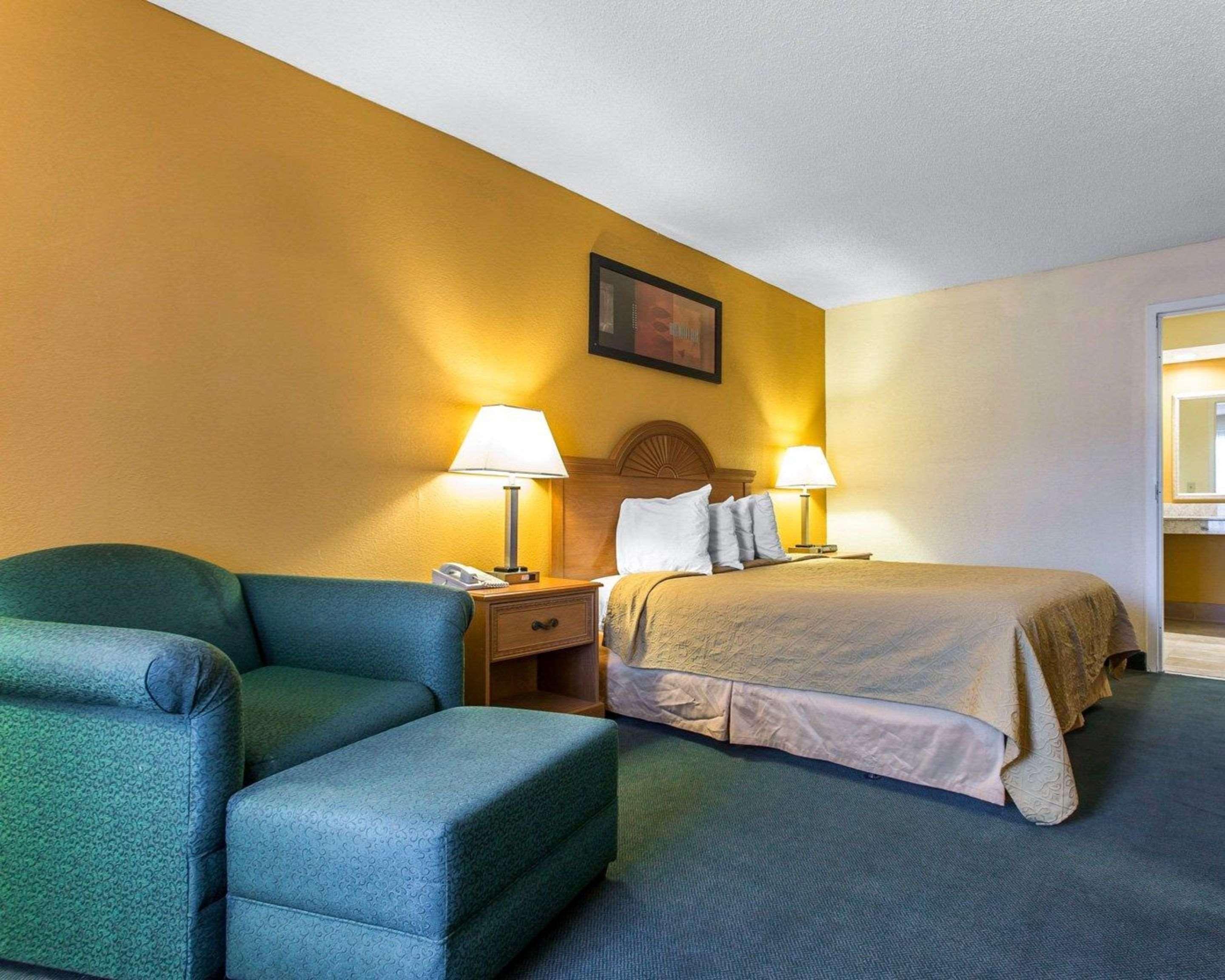 Quality Inn Айкън Екстериор снимка