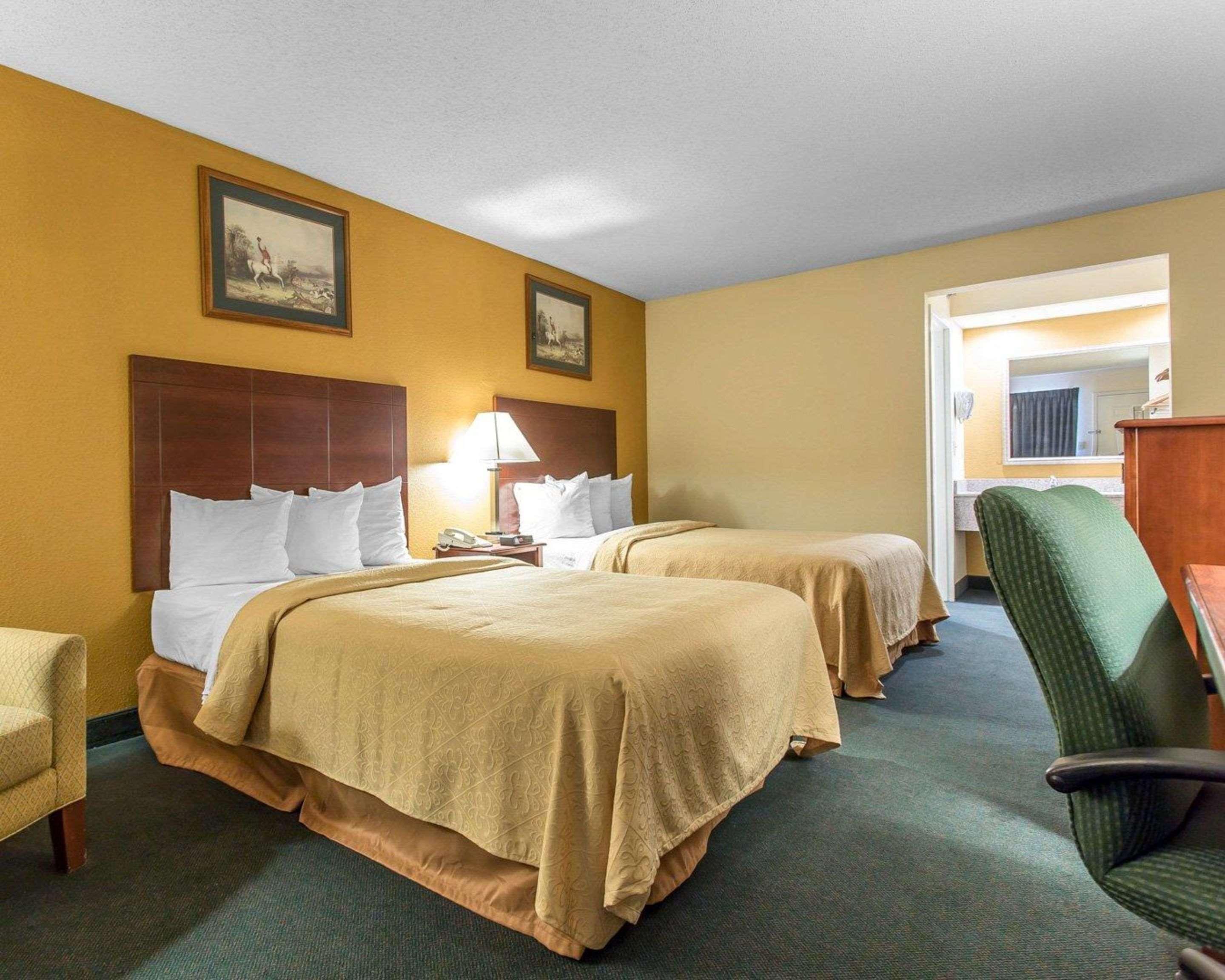 Quality Inn Айкън Екстериор снимка