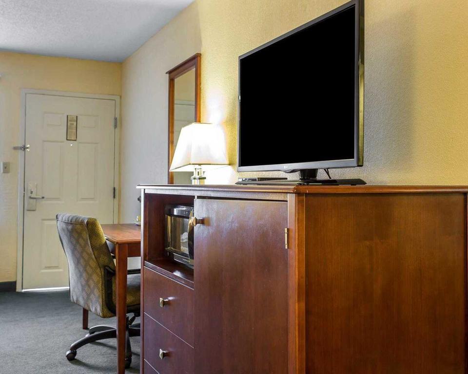 Quality Inn Айкън Екстериор снимка