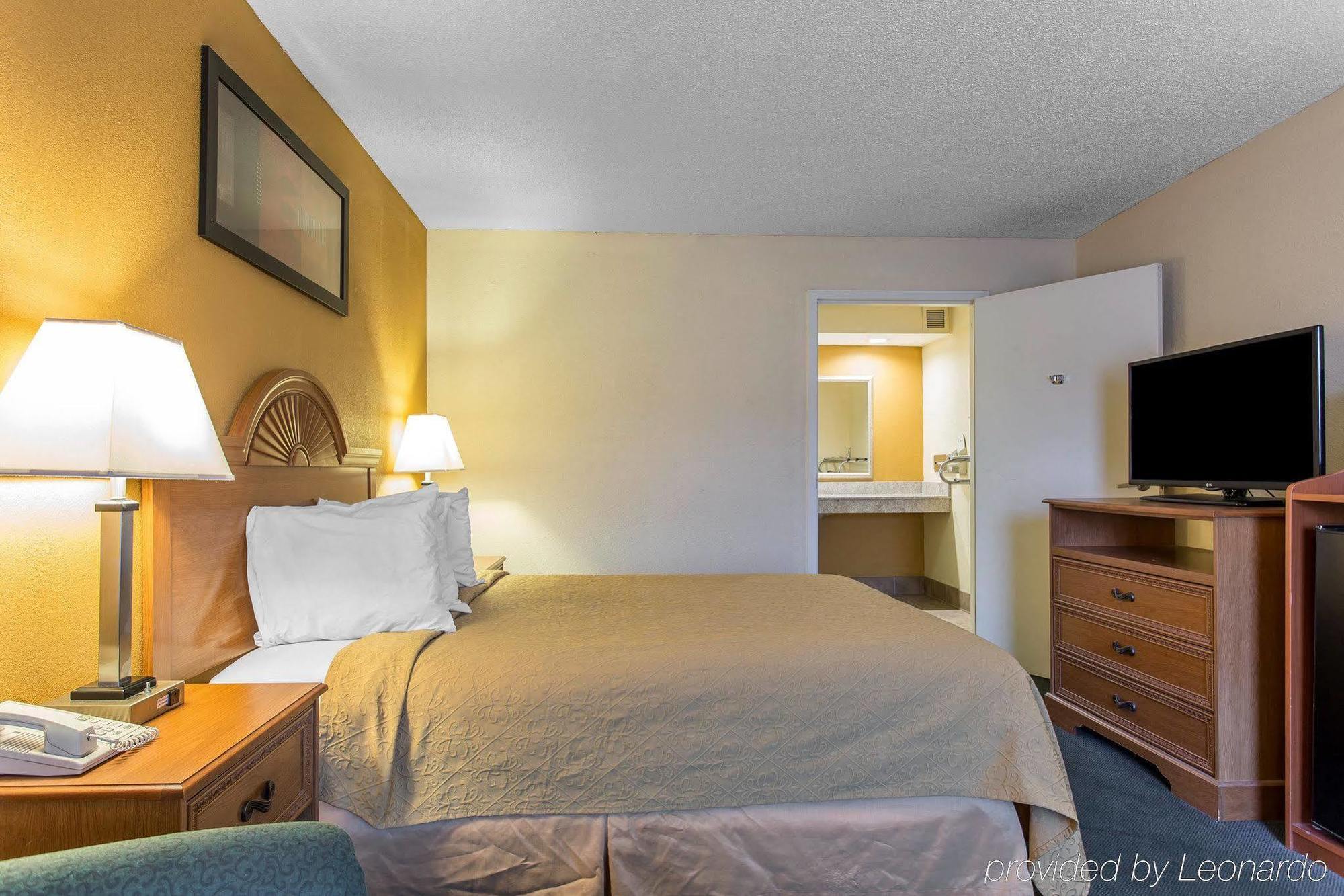 Quality Inn Айкън Екстериор снимка